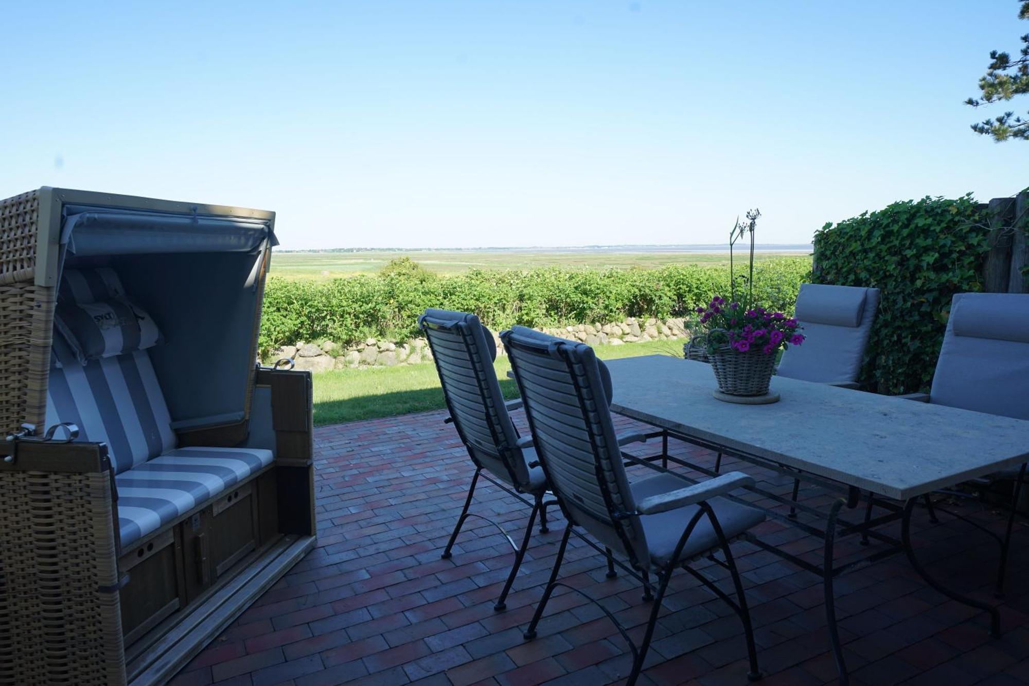 Apartment In Morsum Mit Terrasse